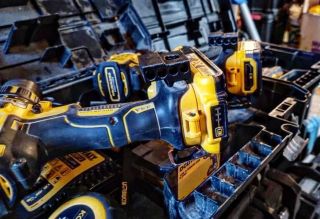 Magnetický držák až na osm bitů s předním magnetem pro vruty a další #dewalt #bit #czechrepublic #dewaltczechrepublic